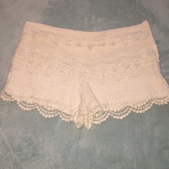 Pins & Needles Pants - SALE 3/10 Urban Outfitters Crochet Shorts Size 6